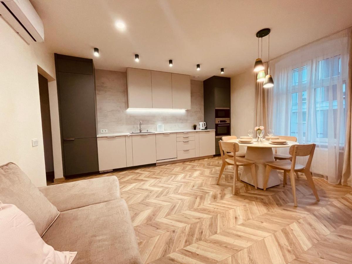 Kobiela Apartments Family Delux Ktw City Center Катовице Екстериор снимка